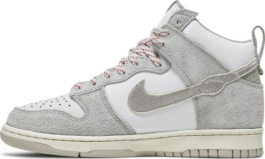 NIKE - Nike Dunk High Light Orewood Brown x Notre Sneakers