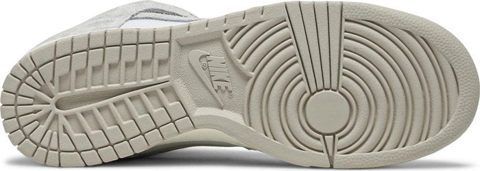 NIKE - Nike Dunk High Light Orewood Brown x Notre Sneakers