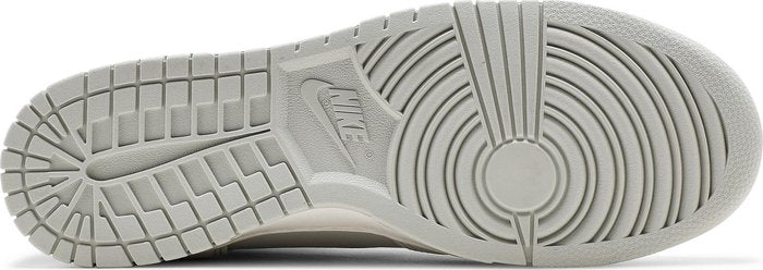 NIKE - Nike Dunk High SE "First Use Sail" Green Noise Sneakers