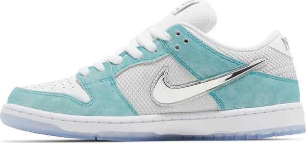 xNIKE - Nike Dunk Low SB Turbo Green x April Skateboards Sneakers