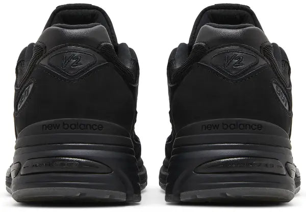 NEW BALANCE x STONE ISLAND - New Balance 991v2 Made In England Ghost Pack - Black x Stone Island Sneakers