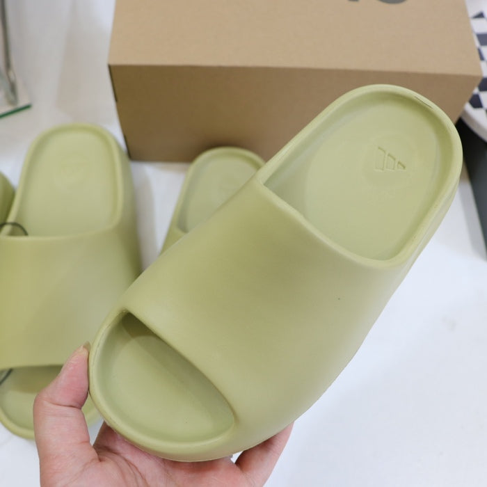 ADIDAS X YEEZY - Adidas YEEZY SLIDE Resin Slippers (Kids)