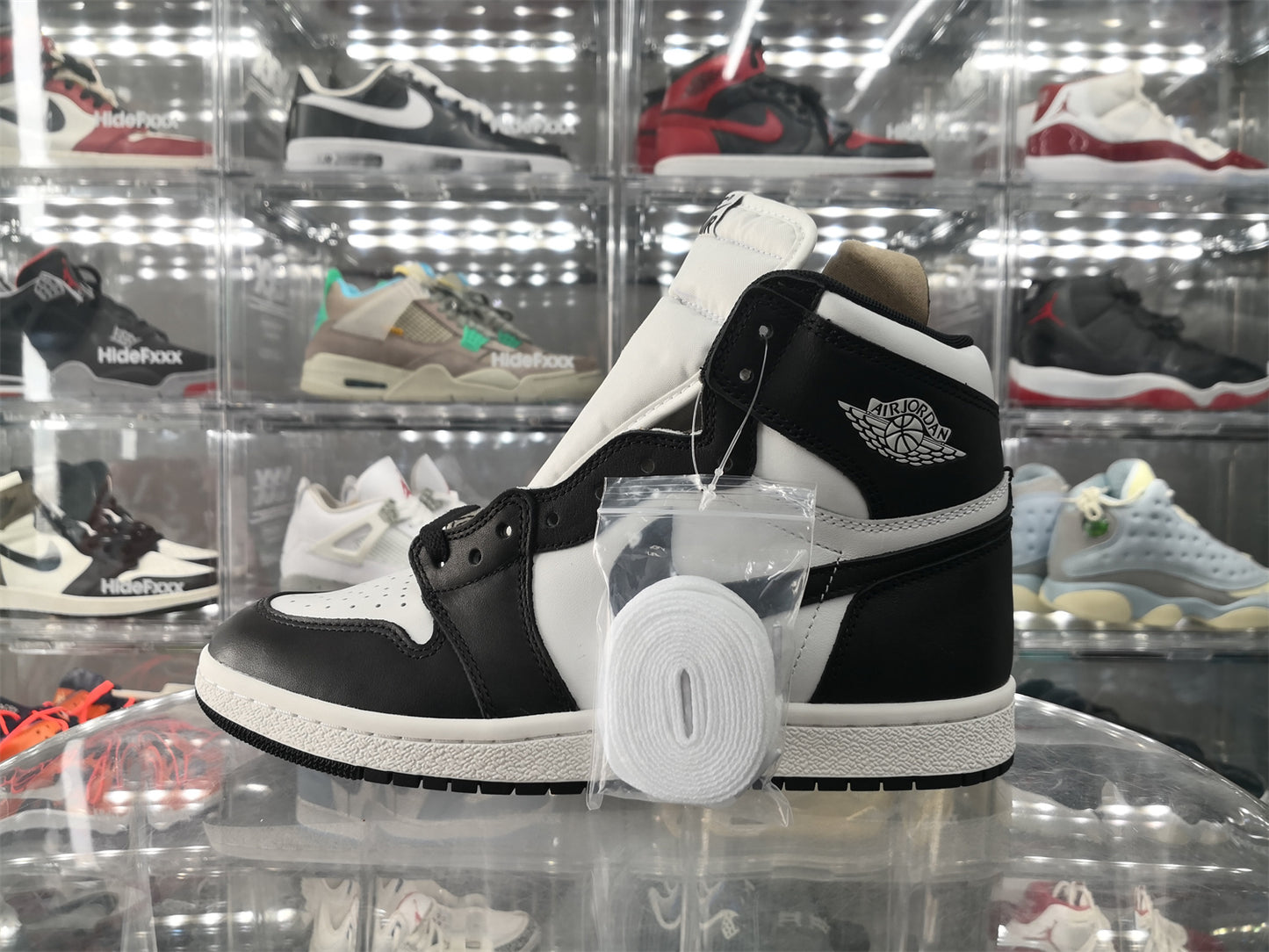 NIKE x AIR JORDAN - Nike Air Jordan 1 High 85 OG Black White Sneakers (2023)