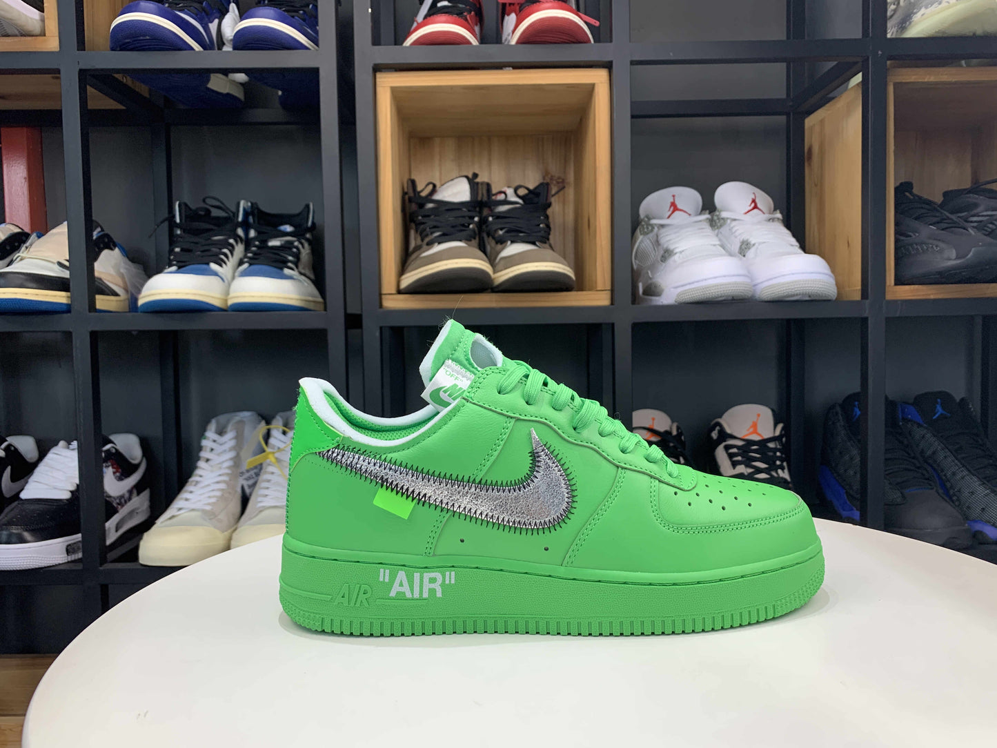 NIKE x OFF-WHITE - Nike Air Force 1 Low Light Green Spark x Off-White Sneakers