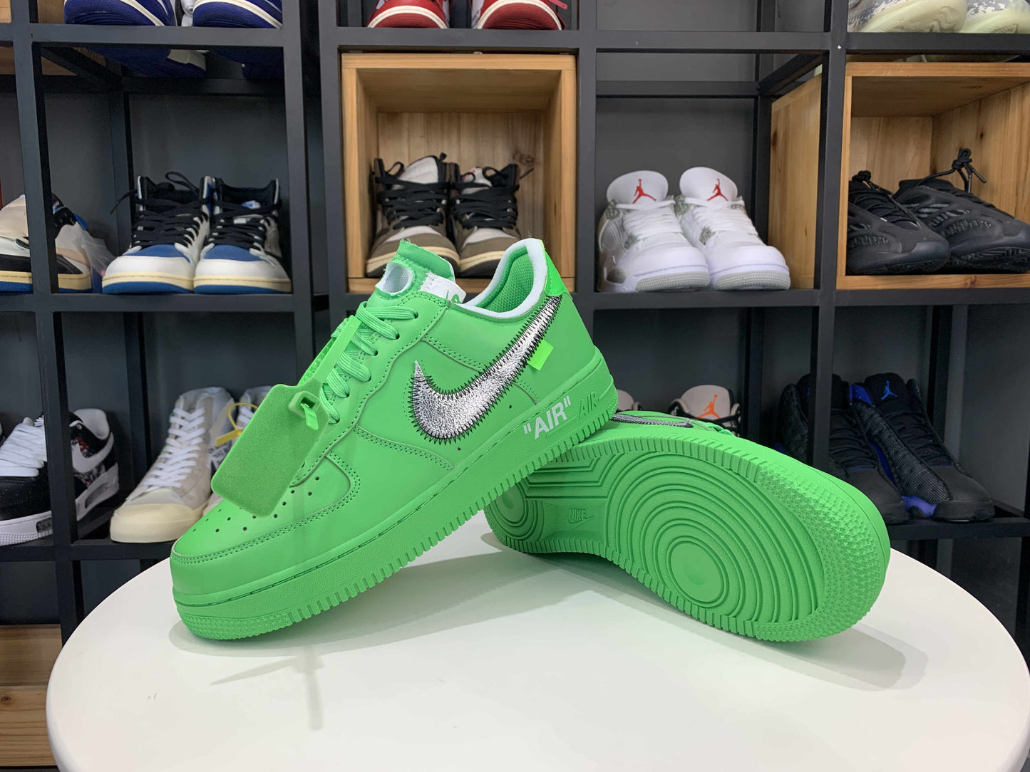 NIKE x OFF-WHITE - Nike Air Force 1 Low Light Green Spark x Off-White Sneakers