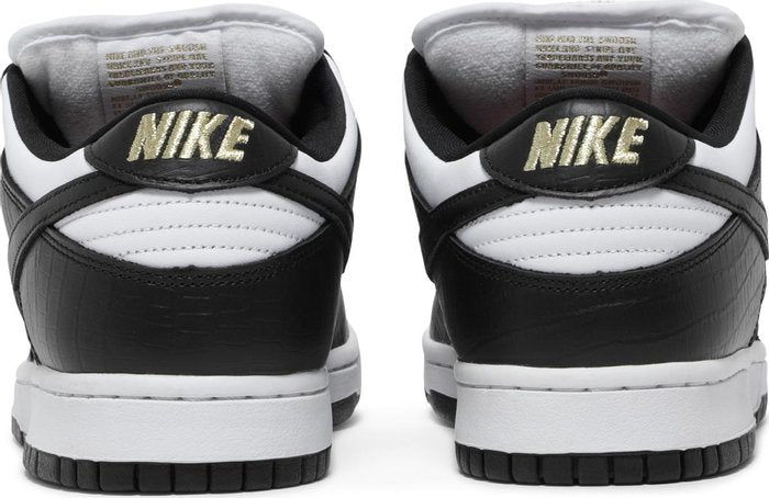 NIKE - Nike Dunk Low OG SB QS Black x Supreme Stars Sneakers (2021)
