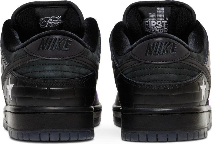 NIKE - Nike Dunk Low Pro QS SB First Avenue x Familia Sneakers