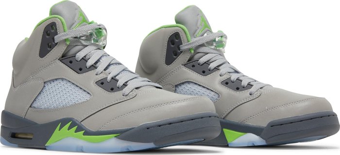 NIKE x AIR JORDAN - Nike Air Jordan 5 Retro Green Bean Sneakers (2022)